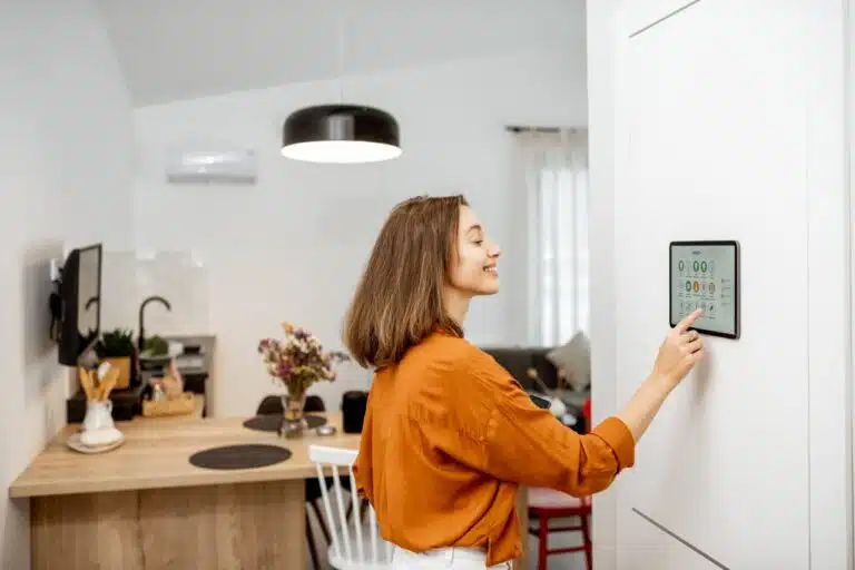 Automatyka domowa bez remontu — smart home dla każdego